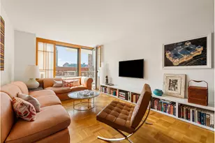 270 W 17th St, New York City, NY 10011 - Photo 2