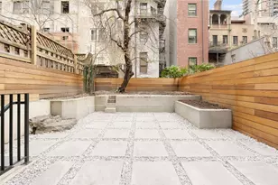 221 E 48th St, New York City, NY 10017 - Photo 2