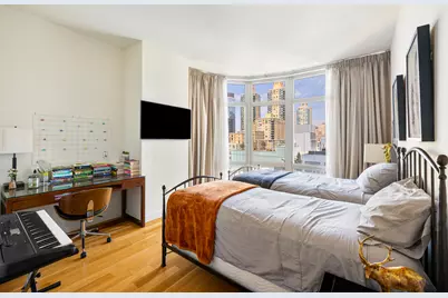 555 W 59th Street #15B, New York City, NY 10019 - Photo 8