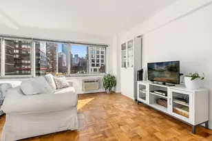 240 E 55th St, New York City, NY 10022 - Photo 2