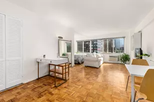 240 E 55th St, New York City, NY 10022 - Photo 1