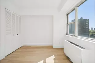 321 E 48th St, New York City, NY 10017 - Photo 6