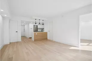 321 E 48th St, New York City, NY 10017 - Photo 8