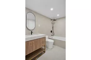 321 E 48th St, New York City, NY 10017 - Photo 4