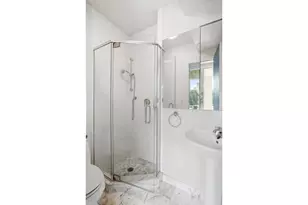 435 E 76th St, New York City, NY 10021 - Photo 10