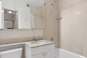 333 W 57th St, New York City, NY 10019 - Photo 6