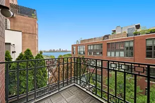 366 W 11th St, New York, NY 10014 - Photo 8