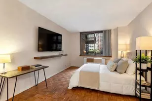 235 E 40th St, New York, NY 10016 - Photo 2