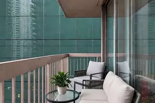 235 E 40th St, New York, NY 10016 - Photo 4