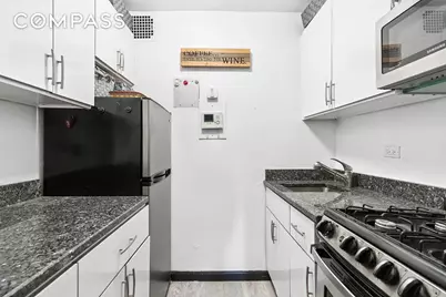 321 E 45th Street #9F, New York City, NY 10017 - Photo 4