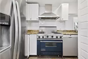 87 Perry St, New York City, NY 10014 - Photo 4