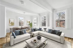 87 Perry St, New York City, NY 10014 - Photo 2