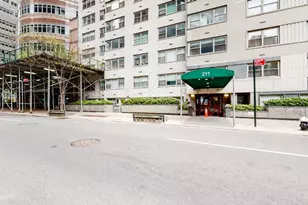 211 E 53rd St, New York City, NY 10022 - Photo 14