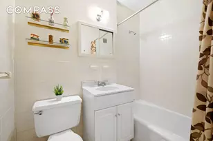 165 W 66th St, New York, NY 10023 - Photo 4