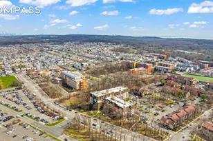 2 Elmwood Park Dr, New York City, NY 10314 - Photo 16