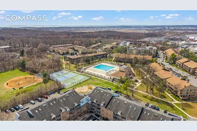 2 Elmwood Park Drive #209, New York City, NY 10314 - Photo 14