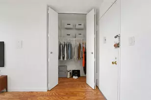 39-60 54th St, New York City, NY 11377 - Photo 14