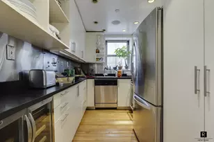 525 E 11th St, New York City, NY 10009 - Photo 8