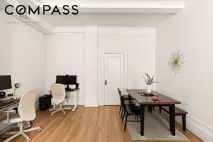 212 E 48th St, New York City, NY 10017 - Photo 4