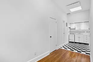 145 E 61st St, New York City, NY 10065 - Photo 2