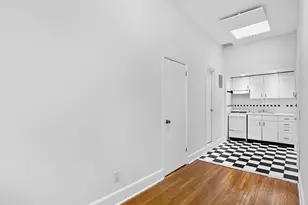 145 E 61st St, New York City, NY 10065 - Photo 2