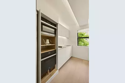 235 E 49th Street #6E, New York, NY 10017 - Photo 6