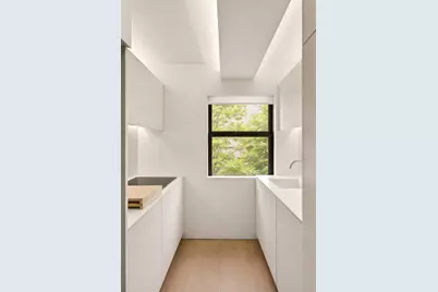 235 E 49th Street #6E, New York, NY 10017 - Photo 8