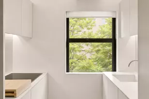 235 E 49th St, New York, NY 10017 - Photo 8