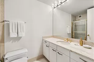 301 W 57th St, New York City, NY 10019 - Photo 8