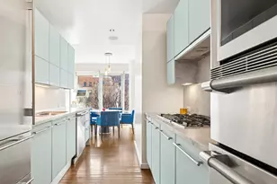 310 E 53rd St, New York, NY 10022 - Photo 4