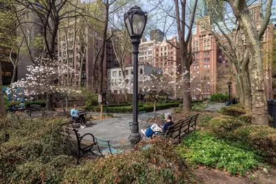 321 E 43rd Street #507, New York City, NY 10017 - Photo 10