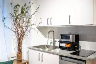 321 E 43rd St, New York City, NY 10017 - Photo 4