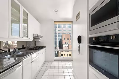 845 United Nations Plaza #19A, New York, NY 10017 - Photo 6