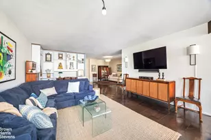 176 E 71st St, New York City, NY 10021 - Photo 2