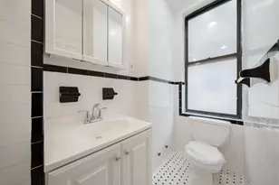 340 W 17th St, New York, NY 10011 - Photo 14