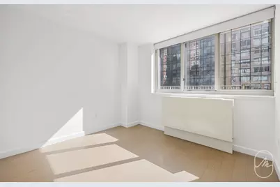 561 10th Avenue #8E, New York, NY 10036 - Photo 8