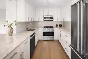 625 Main St, New York City, NY 10044 - Photo 2