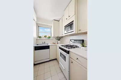 69 W 9th Street #12F, New York, NY 10011 - Photo 4