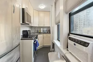 205 W 88th St, New York, NY 10024 - Photo 2