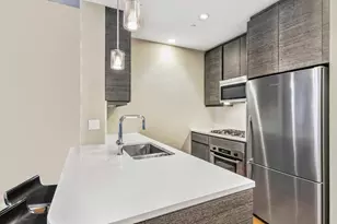 305 W 16th St, New York City, NY 10011 - Photo 2