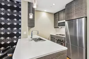 305 W 16th St, New York, NY 10011 - Photo 2