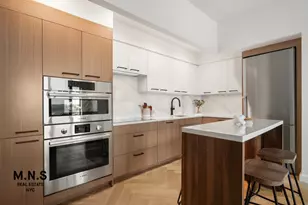 22-54 46th St, New York City, NY 11105 - Photo 16