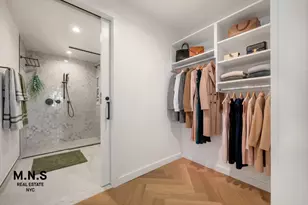 22-54 46th St, New York City, NY 11105 - Photo 6