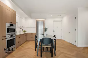 22-54 46th St, New York City, NY 11105 - Photo 4