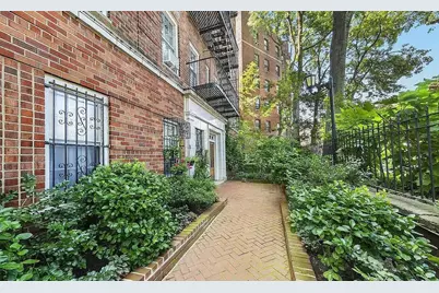 25 Minetta Lane #1F, New York City, NY 10012 - Photo 10
