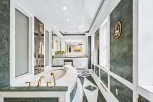 7 E 69th St, New York, NY 10021 - Photo 12