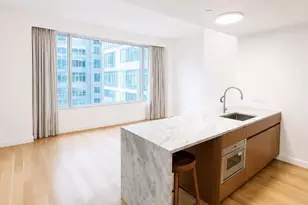 611 W 56th St, New York City, NY 10019 - Photo 4