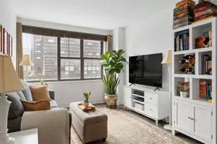 7 E 14th St, New York City, NY 10003 - Photo 2