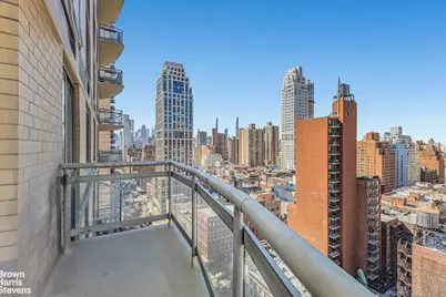 300 E 85th Street #1703, New York City, NY 10028 - Photo 34