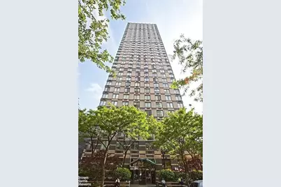 300 E 85th Street #1703, New York City, NY 10028 - Photo 32